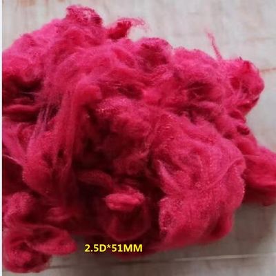 2.5Dtex*51mm feste helle rote aufbereitete Farb-Polyester-Spinnfaser für Füllmaterial, Vliesstoff, spinnend