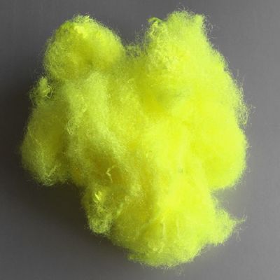 Dreieck-Polyester-Spinnfaser-glänzendes Grün 9d X 64mm für Tennisball-Stoff